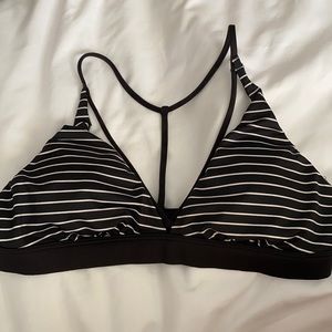FLASH SALE! Victoria’s Secret Women’s Sports Bra in Size Small
